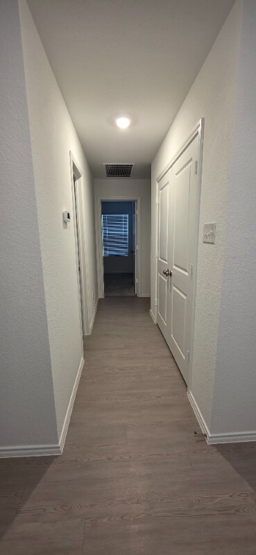 Building Photo - 115 Kings Row Ln