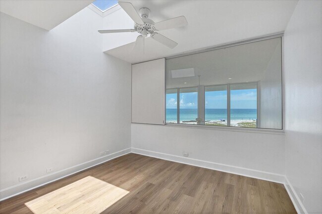 Building Photo - 5801 Gulf of Mexico Dr