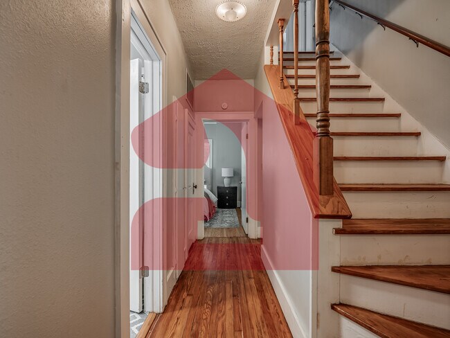 Building Photo - 1501 Gladstone Terrace