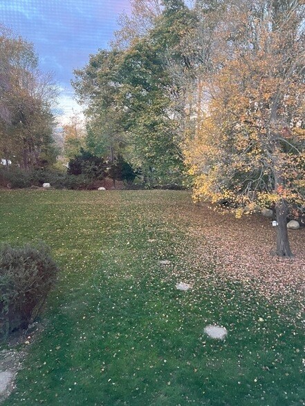 Building Photo - 44 Elm St