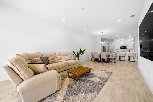 Building Photo - 8118 Tethys Ct