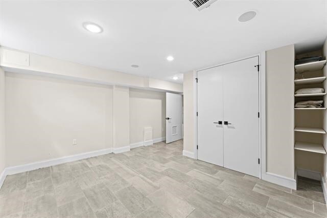 Building Photo - 93 Pearsall Ave
