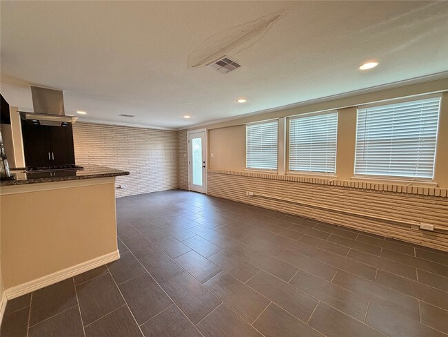 Building Photo - 1932 N Avenue H