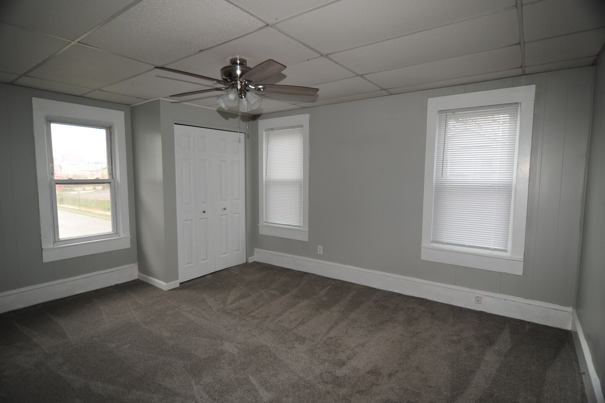 main bedroom - 375 Elm Ave