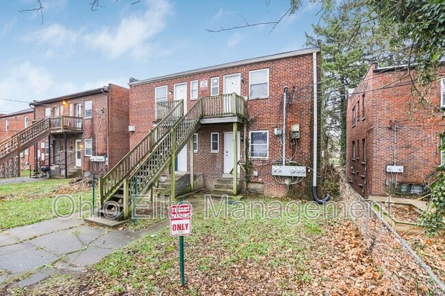 Building Photo - 987 Lilley Ave