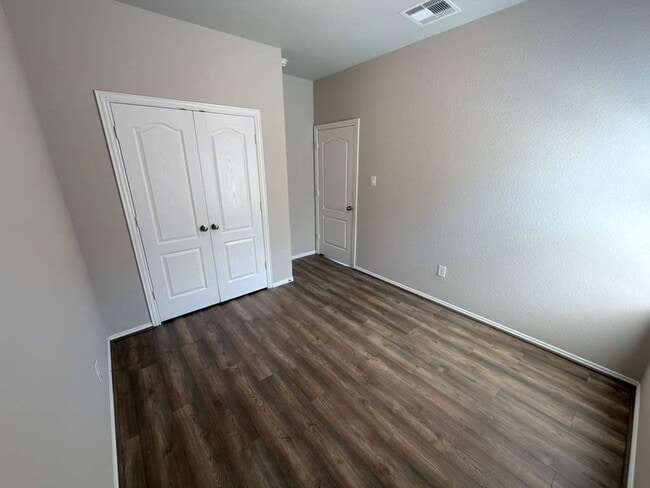 Building Photo - 8515 Balding Dr