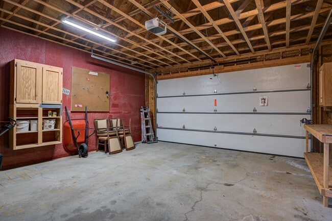 Building Photo - 28 Grachen Dr