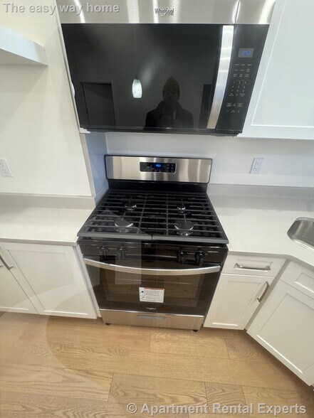 Building Photo - 13 Bristol St