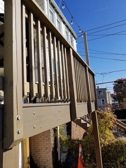 Deck - 702 Ingraham St NW