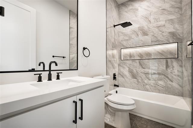 Building Photo - 2002 Angelina Dr