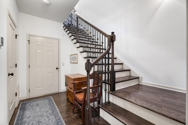 Building Photo - 523 Ansley Cir NE