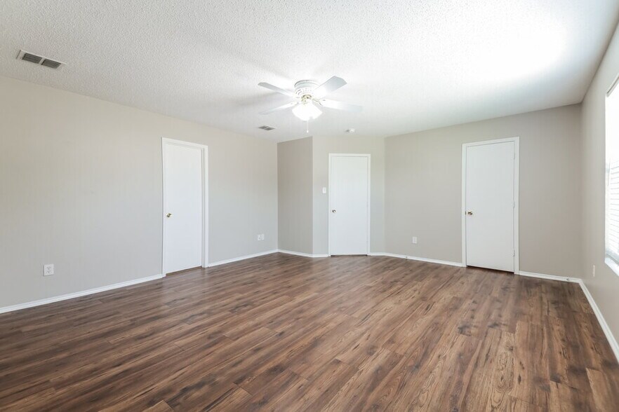 Building Photo - 1435 Foxwood Ln