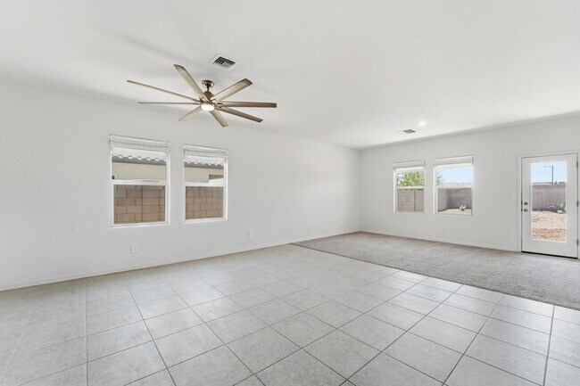 Building Photo - Modern Litchfield Park Home | 4 Bed, RV Gate + Open Kitchen