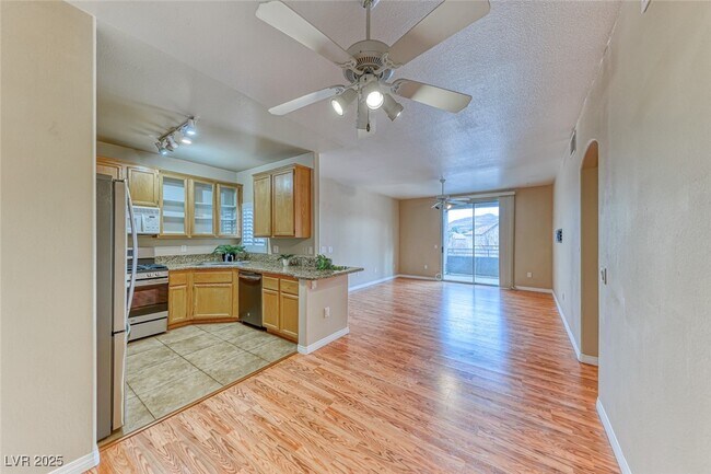 Building Photo - 75 N Valle Verde Dr