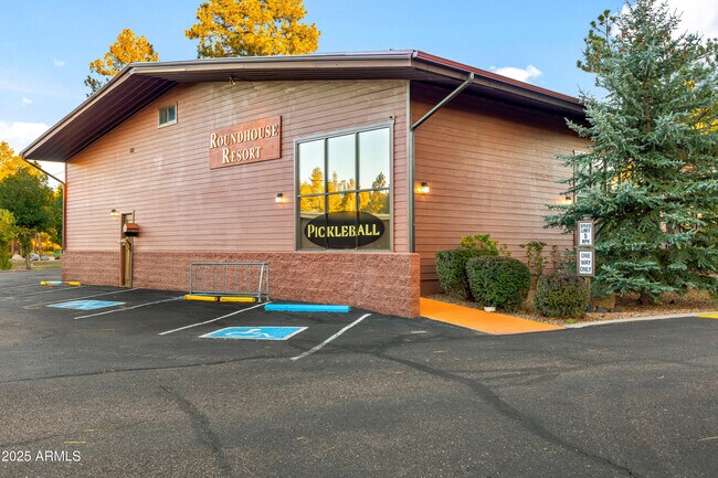 Building Photo - 5829 Buck Springs Rd