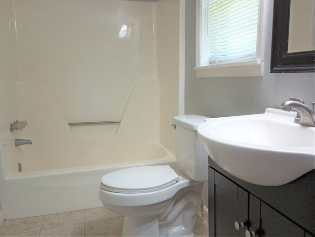 Building Photo - Enjoy a Peaceful "Country" Setting" in Hartselle