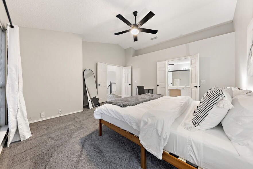 Building Photo - 509 Newberry St