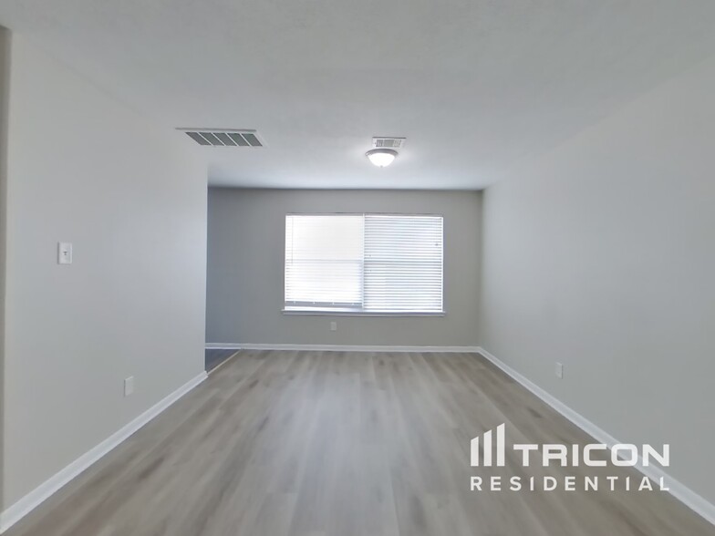 Building Photo - 6314 Austinville Dr