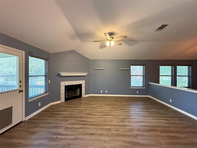 Building Photo - 1505 Muledeer Run