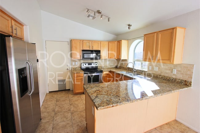 Building Photo - Charming 3-beds, 2-baths home in Wigwam Cr...