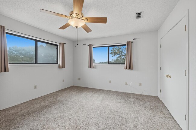 Building Photo - 6118 Windy Knoll