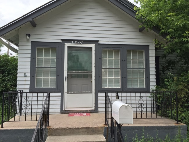 Building Photo - 2316 Maxwell Ave