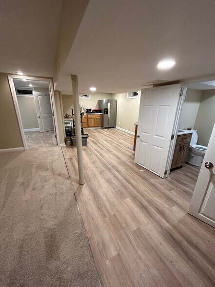 Building Photo - 2092 Hilltop View Rd