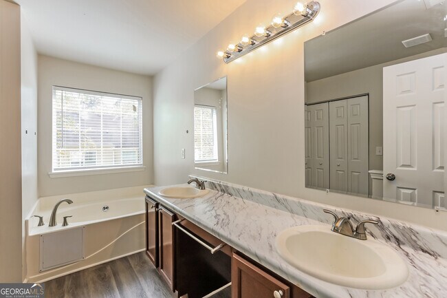 Building Photo - 2804 Crest Ridge Way SW