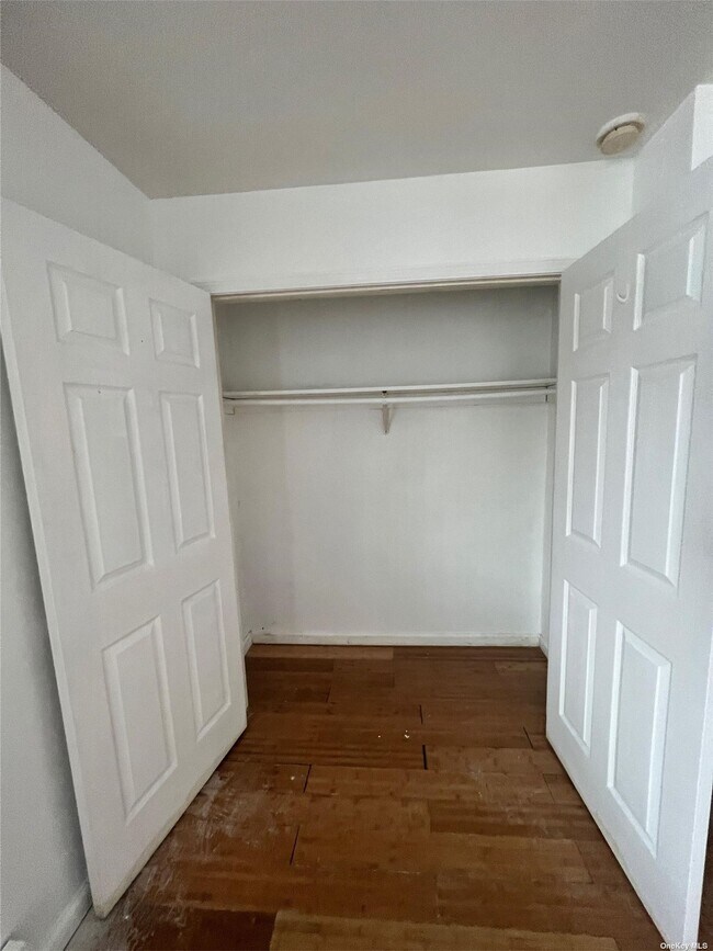 Building Photo - 13-62-62 Pinson St