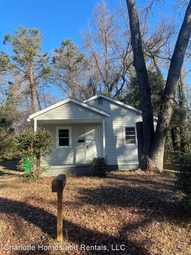 Primary Photo - 2 br, 1 bath House - 2552 Eddington