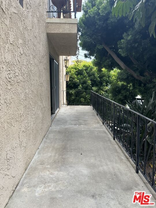 Building Photo - 518 Raymond Ave