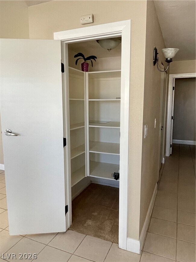 Building Photo - 7512 Pacific Ridge Ave