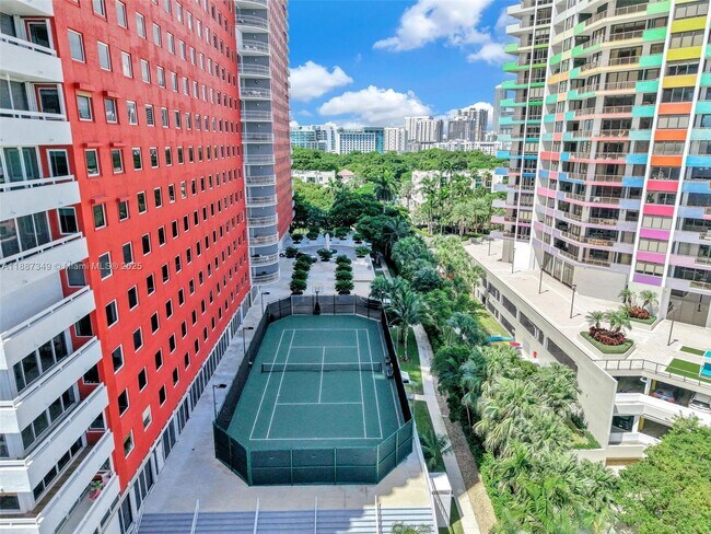 Building Photo - 1627 Brickell Ave