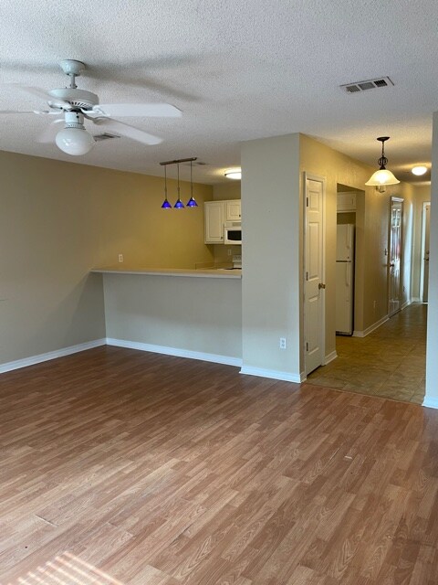 Building Photo - 495 Keystone Rd