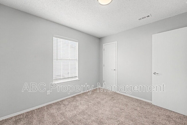 Building Photo - 4378 W Thrasher Dr