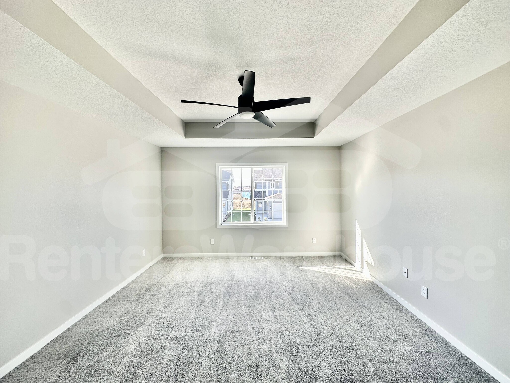 Building Photo - 7000 Lake Hill Dr