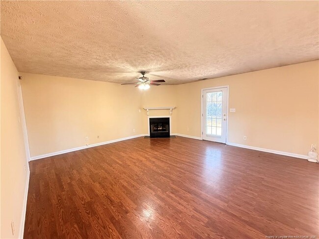 Building Photo - 203 Cypress Dr