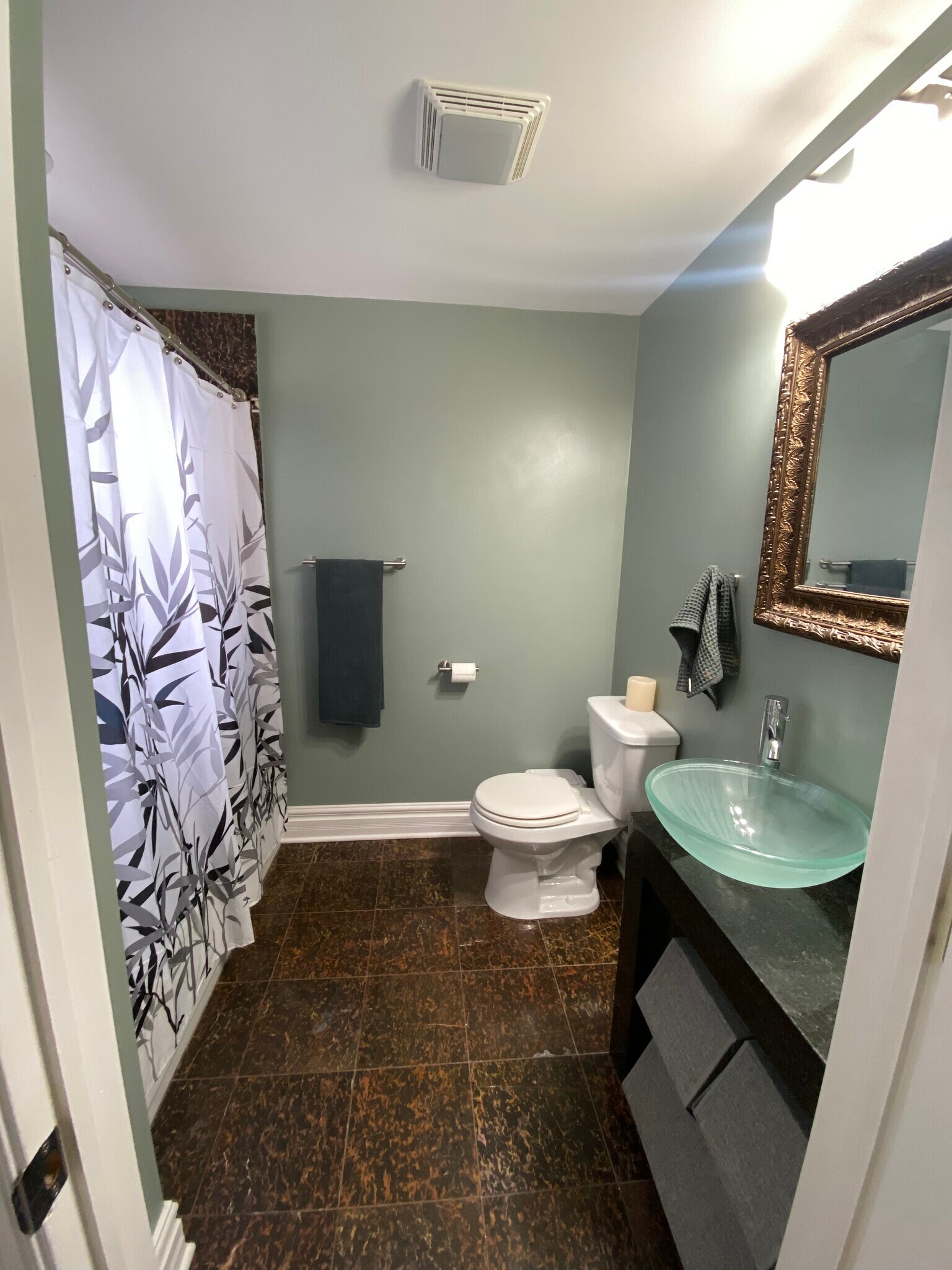 Second bath - 6309 N Albany Ave