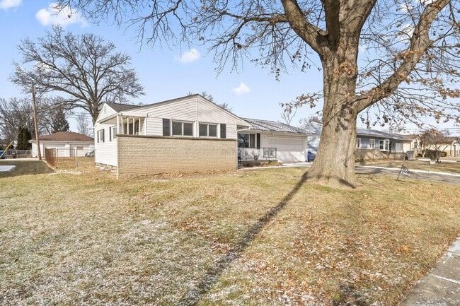 Building Photo - 1565 Garywood Ave