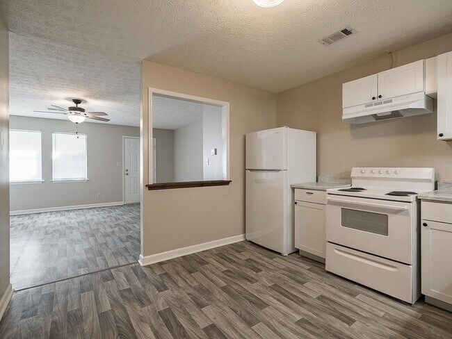 Building Photo - 151 Massey Ln