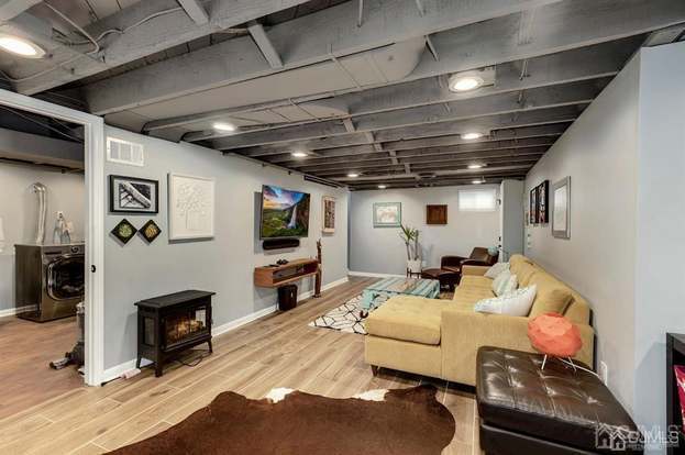 Building Photo - 230 Highland Dr