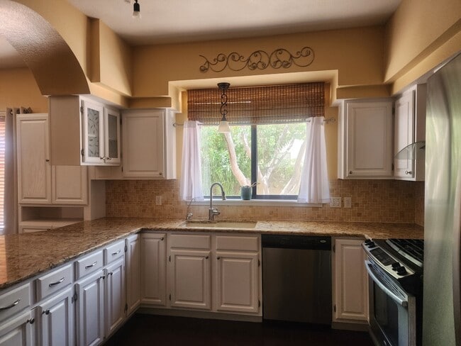 Building Photo - 4465 Vista De Luz Ct