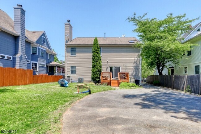 Building Photo - 204 Lorraine Ave