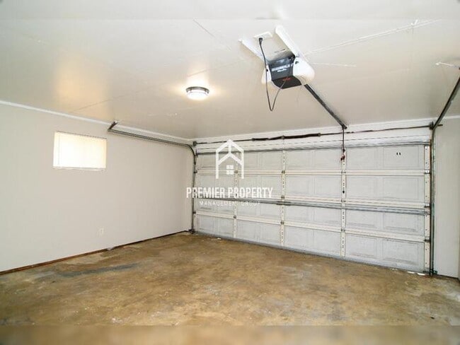 Building Photo - 195 Sullivan Dr