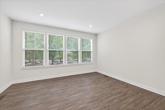 Building Photo - 530 Billingsley Rd