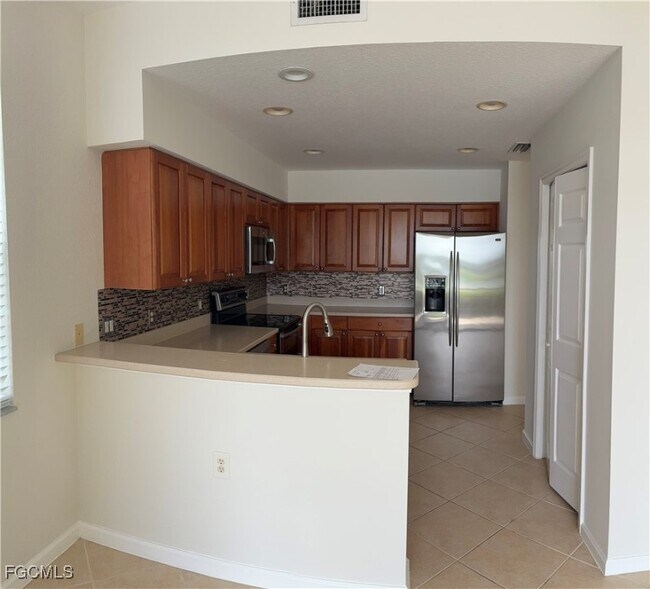 Building Photo - 16570 Crownsbury Way