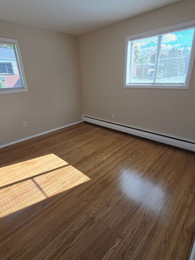 Building Photo - 154 Woodhill Dr