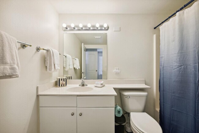 Building Photo - 104 Gulfside Ct