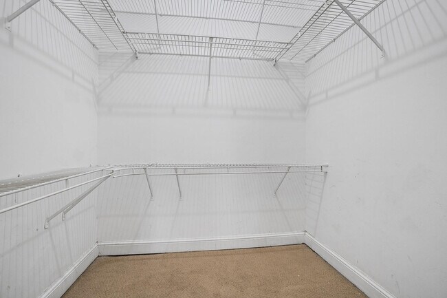 Building Photo - 7640 Westwood Dr