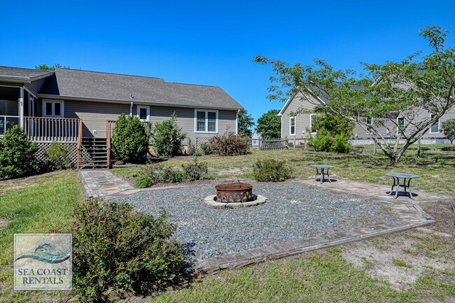 Building Photo - Cats Allowed - Neighborhood Intracoastal A...